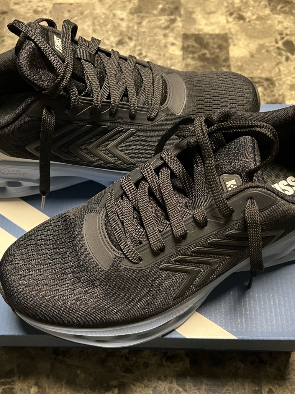 K SWISS - Melrose Tubes Lite Running Shoe